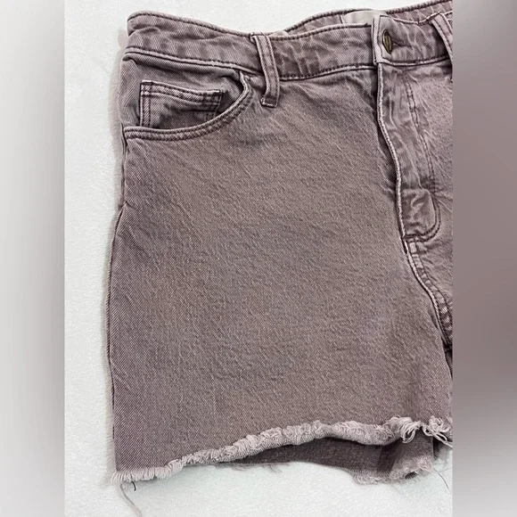 Universal Thread Women’s Distressed Frayed Vintage Midi Denim Mauve Shorts - Picture 2 of 16